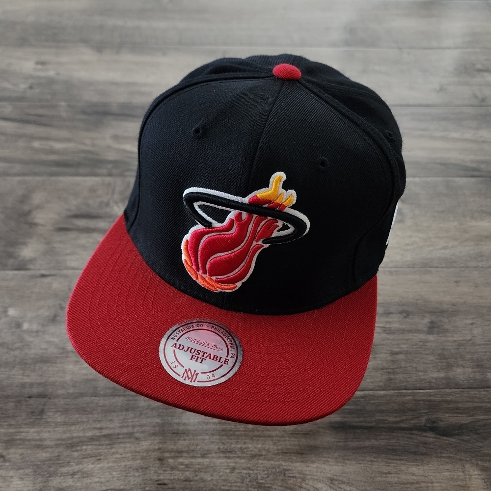 Mitchell & Ness NBA Miami Heat Hardwood Classics Snapback Hat